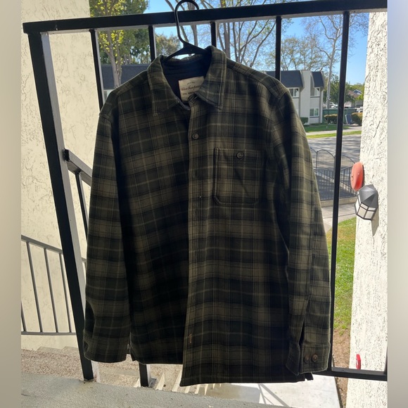 Perfect for fall! Men’s Medium thick jacket - Picture 3 of 5